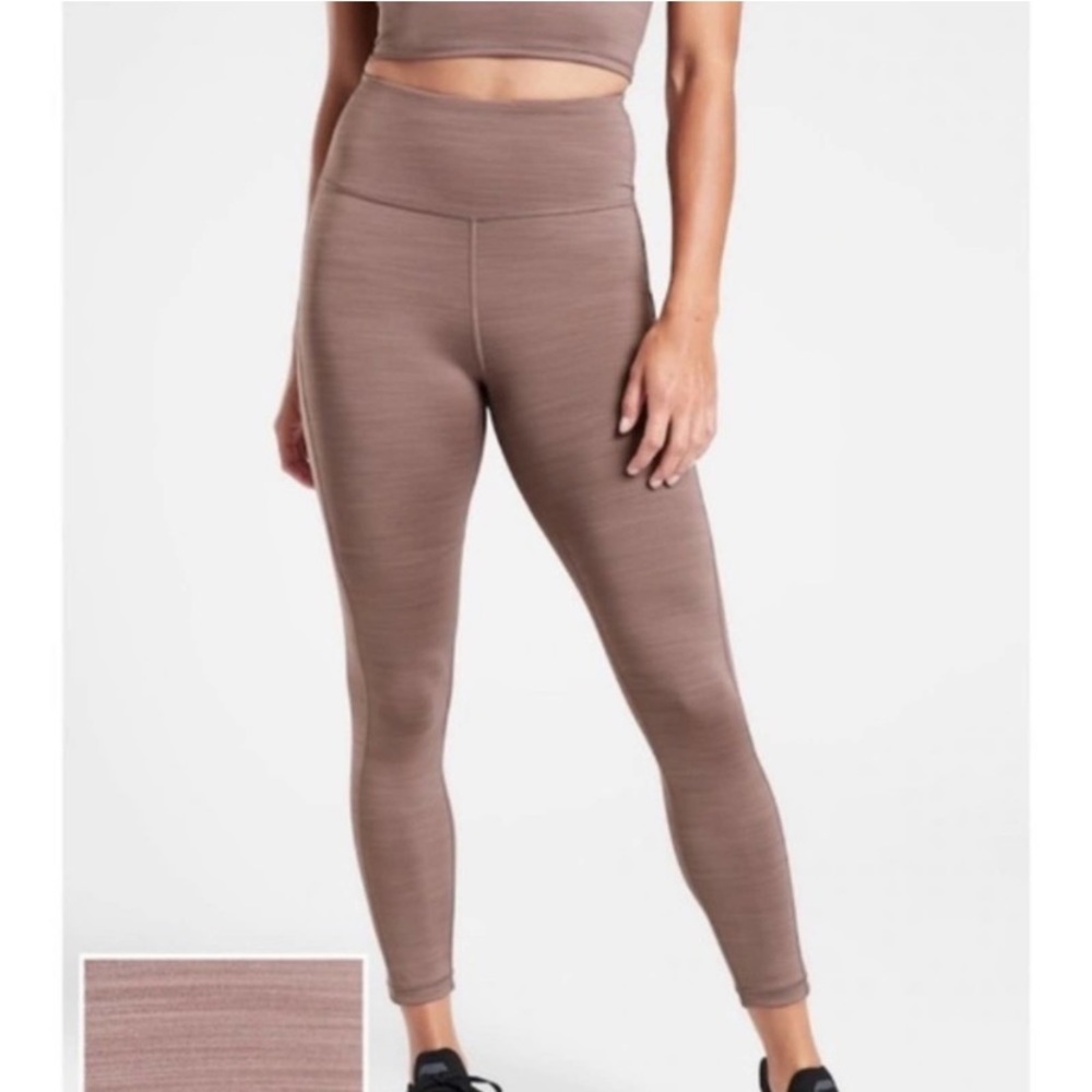 Athleta Ultimate Stash Pocket 7/8 tight, M